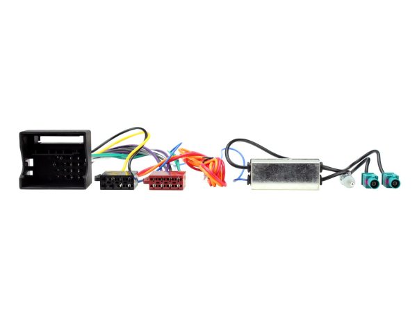 Connects2 CT20VW04 Quadlock-to-ISO harness with twin-Fakra to DIN aerial adapter